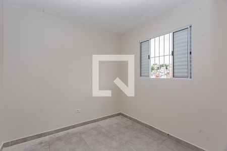 Quarto 2 de casa para alugar com 2 quartos, 42m² em Parque Bristol, São Paulo