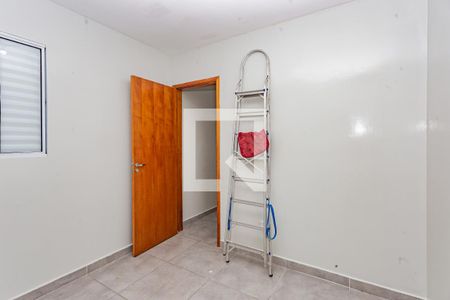 Quarto 1 de casa para alugar com 2 quartos, 42m² em Parque Bristol, São Paulo