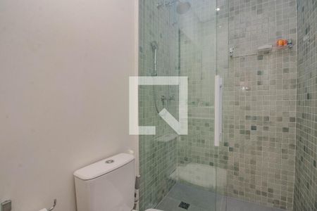 Banheiro da Suíte 1 de casa à venda com 3 quartos, 210m² em Vila Jardim, Porto Alegre