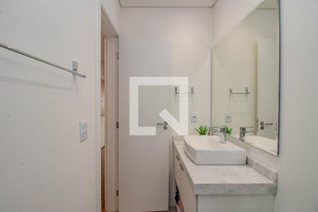 Banheiro da Suíte 1 de casa à venda com 3 quartos, 210m² em Vila Jardim, Porto Alegre