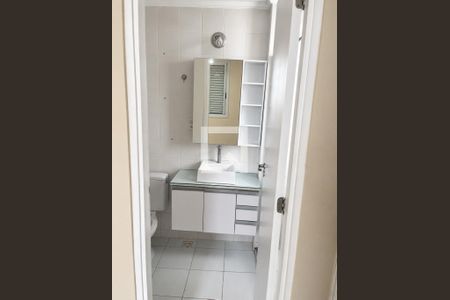 Banheiro de apartamento para alugar com 3 quartos, 78m² em Parque Industrial, São José dos Campos