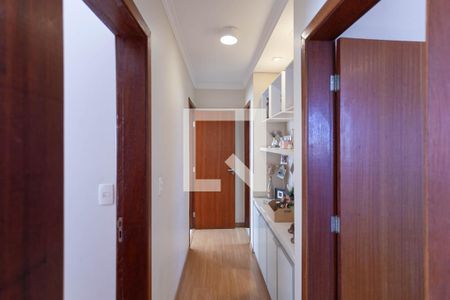 Corredor de apartamento à venda com 3 quartos, 117m² em Planalto, Belo Horizonte