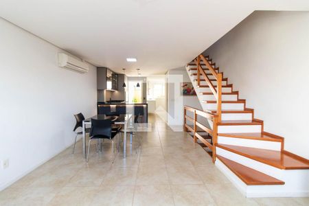 Sala de casa para alugar com 3 quartos, 190m² em Aberta dos Morros, Porto Alegre