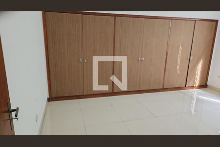 Foto 02 de casa para alugar com 6 quartos, 270m² em Vila Moreira, São Paulo
