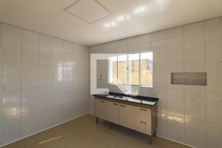 Cozinha de apartamento para alugar com 1 quarto, 70m² em Vila Sabrina, São Paulo