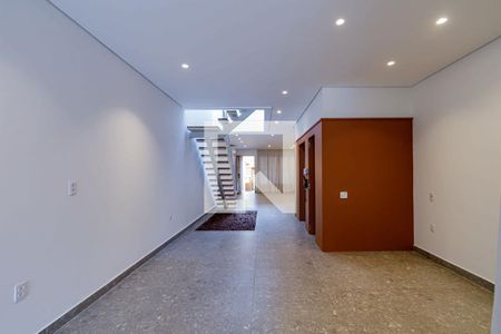 Sala de casa para alugar com 4 quartos, 330m² em Pompeia, São Paulo