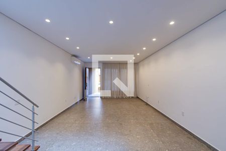 Sala de casa para alugar com 4 quartos, 330m² em Pompeia, São Paulo