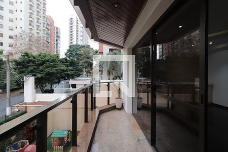 Sacada de apartamento à venda com 4 quartos, 191m² em Vila Gomes Cardim, São Paulo