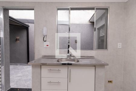 Cozinha de casa para alugar com 1 quarto, 24m² em Vila Invernada, São Paulo