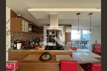 Sala/Cozinha de casa à venda com 3 quartos, 216m² em Mato Grande, Canoas
