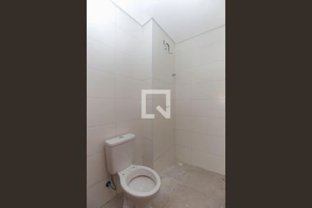 Banheiro da suíte de apartamento para alugar com 2 quartos, 45m² em Parada Inglesa, São Paulo