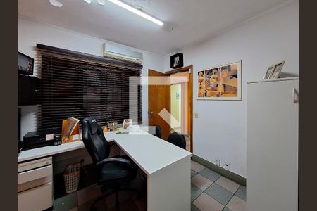 Quarto de casa à venda com 5 quartos, 350m² em Carandiru, São Paulo