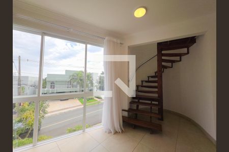 Sala de casa de condomínio para alugar com 3 quartos, 300m² em Loteamento Alphaville Campinas, Campinas