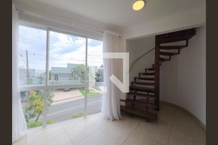 Sala de casa de condomínio para alugar com 3 quartos, 300m² em Loteamento Alphaville Campinas, Campinas
