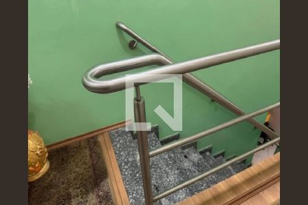 Escada de casa à venda com 3 quartos, 200m² em Jardim Sao Roberto, Guarulhos