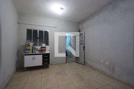 Sala e Cozinha de casa para alugar com 1 quarto, 55m² em Jardim Ana Maria, São Paulo