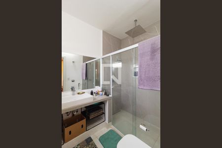 Banheiro da suíte 1 de casa de condomínio para alugar com 4 quartos, 460m² em Recantinho, Carapicuíba