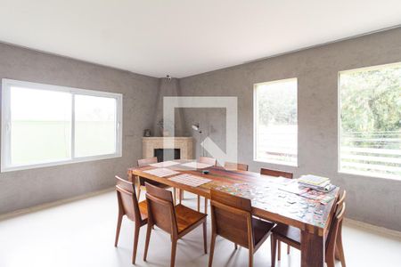 Sala de casa de condomínio para alugar com 4 quartos, 460m² em Recantinho, Carapicuíba
