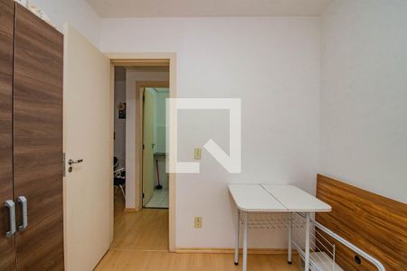 Quarto  de apartamento para alugar com 2 quartos, 48m² em Costa E Silva, Porto Alegre