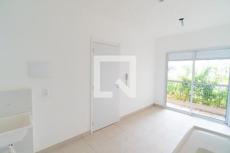 Sala/Cozinha de apartamento à venda com 1 quarto, 30m² em Jardim Itacolomi, São Paulo