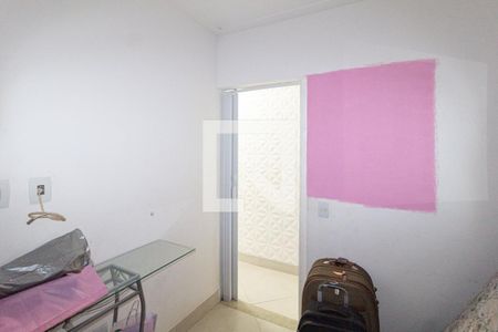 Quarto 1 de casa para alugar com 3 quartos, 120m² em Vila Ester, Carapicuíba
