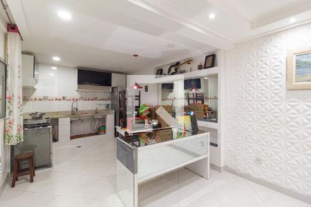 Sala de casa para alugar com 3 quartos, 120m² em Vila Ester, Carapicuíba