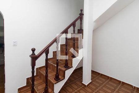 Escada de casa para alugar com 3 quartos, 150m² em Parada Inglesa, São Paulo
