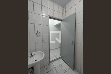 Banheiro - torneira de casa para alugar com 1 quarto, 30m² em Vila Vera, São Paulo