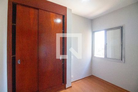 Quarto 1 de apartamento para alugar com 2 quartos, 61m² em Vila Congonhas, São Paulo