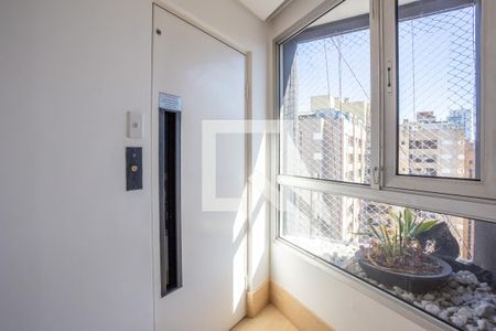 Hall Privativo - Elevador Privativo de apartamento à venda com 3 quartos, 167m² em Indianópolis, São Paulo