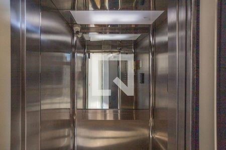 Hall Privativo - Elevador Privativo de apartamento à venda com 3 quartos, 167m² em Indianópolis, São Paulo