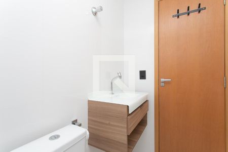 Banheiro  de casa para alugar com 1 quarto, 32m² em Jardim Santa Marcelina, São Paulo