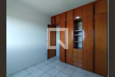 Quarto de apartamento para alugar com 3 quartos, 90m² em Planalto, Uberlândia