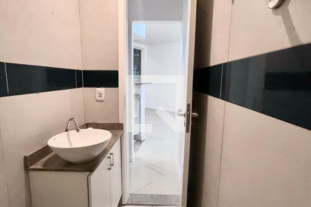 Banheiro  de apartamento à venda com 1 quarto, 40m² em Copacabana, Rio de Janeiro