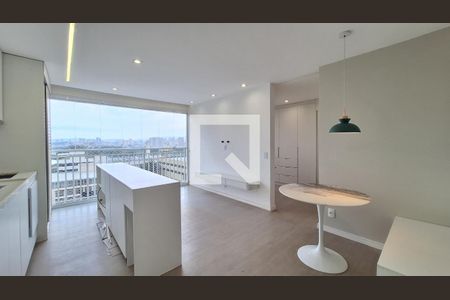Sala/Cozinha e Área de serviço  de apartamento para alugar com 2 quartos, 47m² em Parque Industrial Tomas Edson, São Paulo