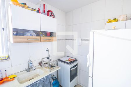 Cozinha de apartamento à venda com 2 quartos, 50m² em Heliópolis, Belo Horizonte