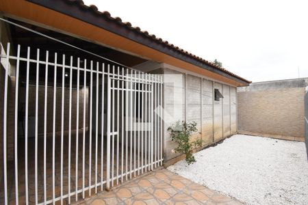 Área externa  de casa para alugar com 2 quartos, 80m² em Capão da Imbuia, Pinhais