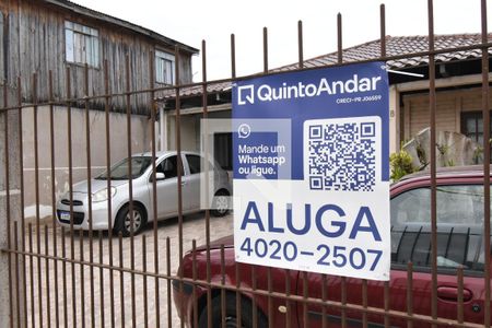 Placa de casa para alugar com 2 quartos, 80m² em Capão da Imbuia, Pinhais