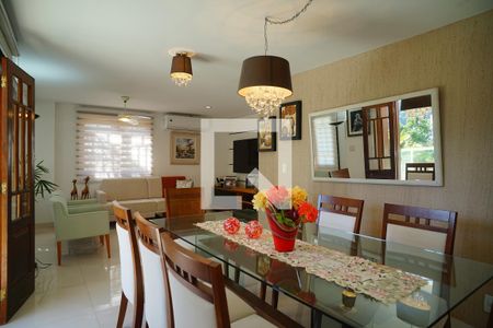Sala de casa de condomínio à venda com 4 quartos, 450m² em Camboinhas, Niterói
