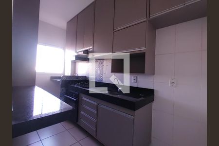 Cozinha/Área de serviço de apartamento para alugar com 3 quartos, 60m² em Jardim Holanda, Uberlândia