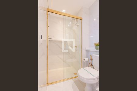 Banheiro de kitnet/studio para alugar com 1 quarto, 25m² em Pinheiros, São Paulo
