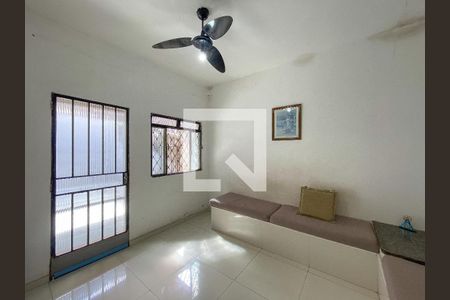 Casa para alugar com 3 quartos, 360m² em Santa Maria, Belo Horizonte