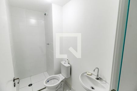 Banheiro de apartamento para alugar com 2 quartos, 33m² em Vila Prel, São Paulo