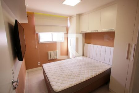 Quarto 1 de apartamento para alugar com 2 quartos, 70m² em Taquara, Rio de Janeiro