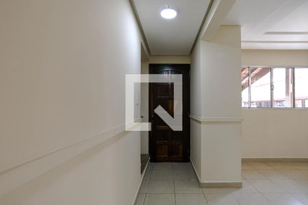 Corredor de casa de condomínio para alugar com 3 quartos, 110m² em Centro, Mogi das Cruzes