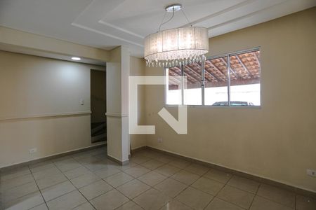 Sala de casa de condomínio para alugar com 3 quartos, 110m² em Centro, Mogi das Cruzes
