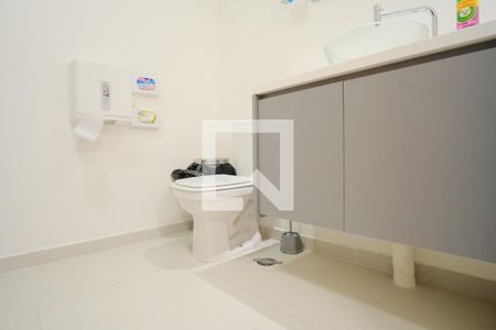 Banheiro de kitnet/studio à venda com 1 quarto, 27m² em Penha de França, São Paulo