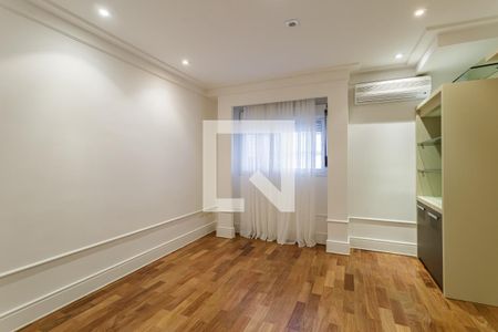 Sala de TV de casa à venda com 5 quartos, 662m² em Indianópolis, São Paulo