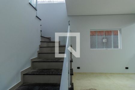 Escadas de casa de condomínio para alugar com 3 quartos, 170m² em Jardim Rio das Pedras, Cotia