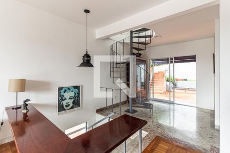 Sala 1 de casa à venda com 4 quartos, 270m² em Pacaembu, São Paulo